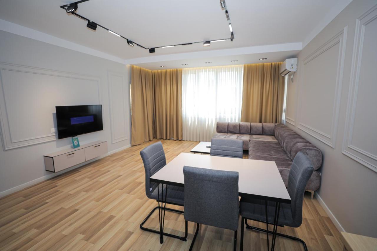 Miku Apartment -Outstanding Apartment At Taiwan Tirana Exterior foto