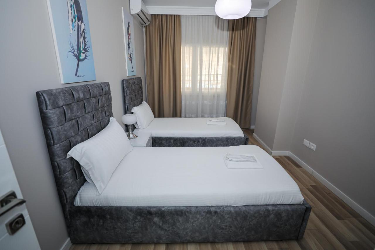 Miku Apartment -Outstanding Apartment At Taiwan Tirana Exterior foto
